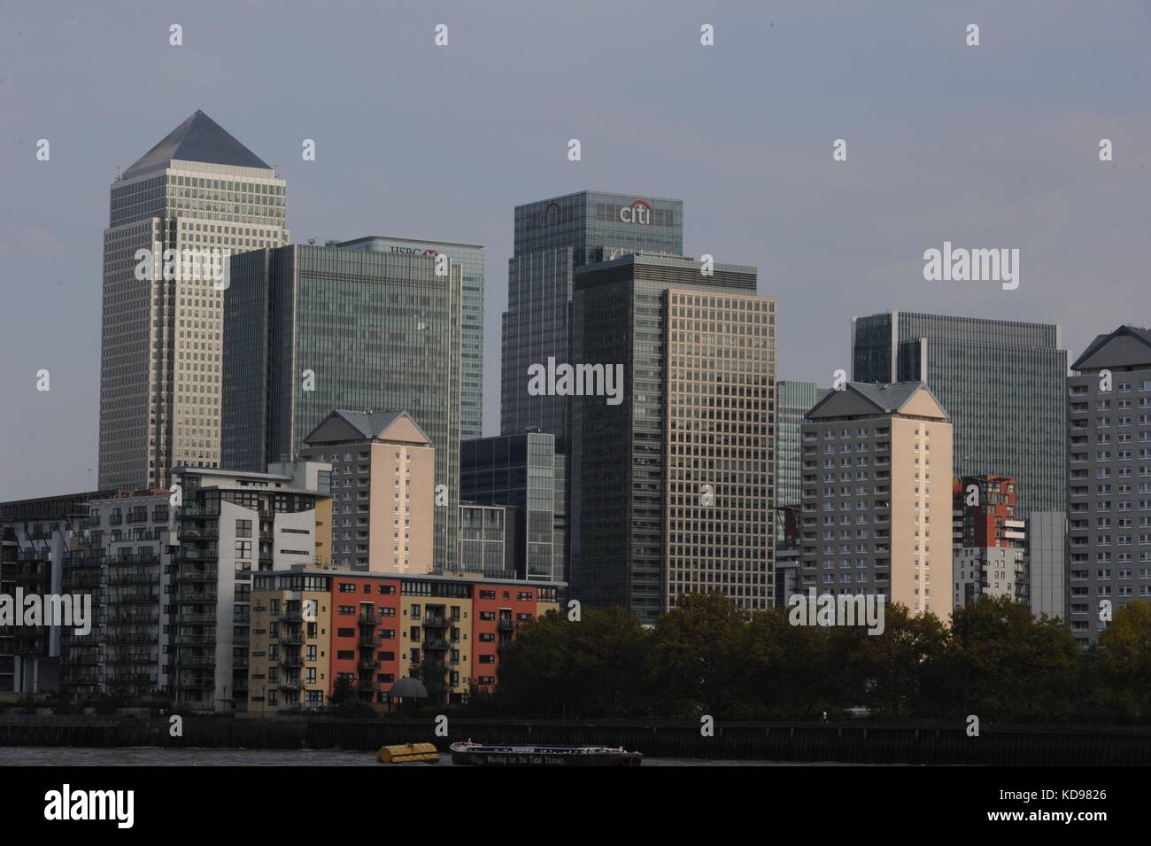 Barclays canary wharf bankers hi-res stock photography and images - Alamy