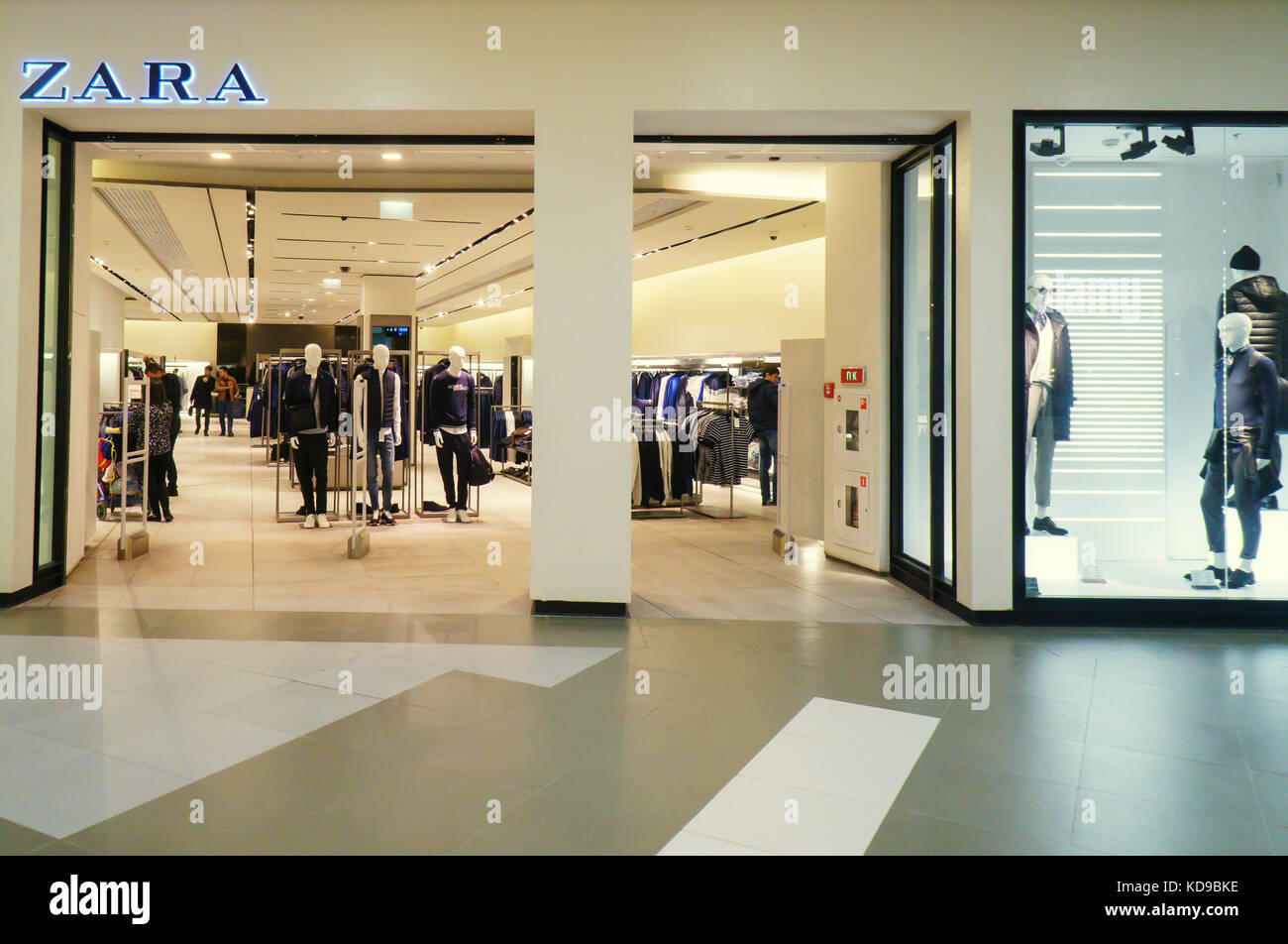 Zara shop in shopping center Aquarell Stock Photo - Alamy