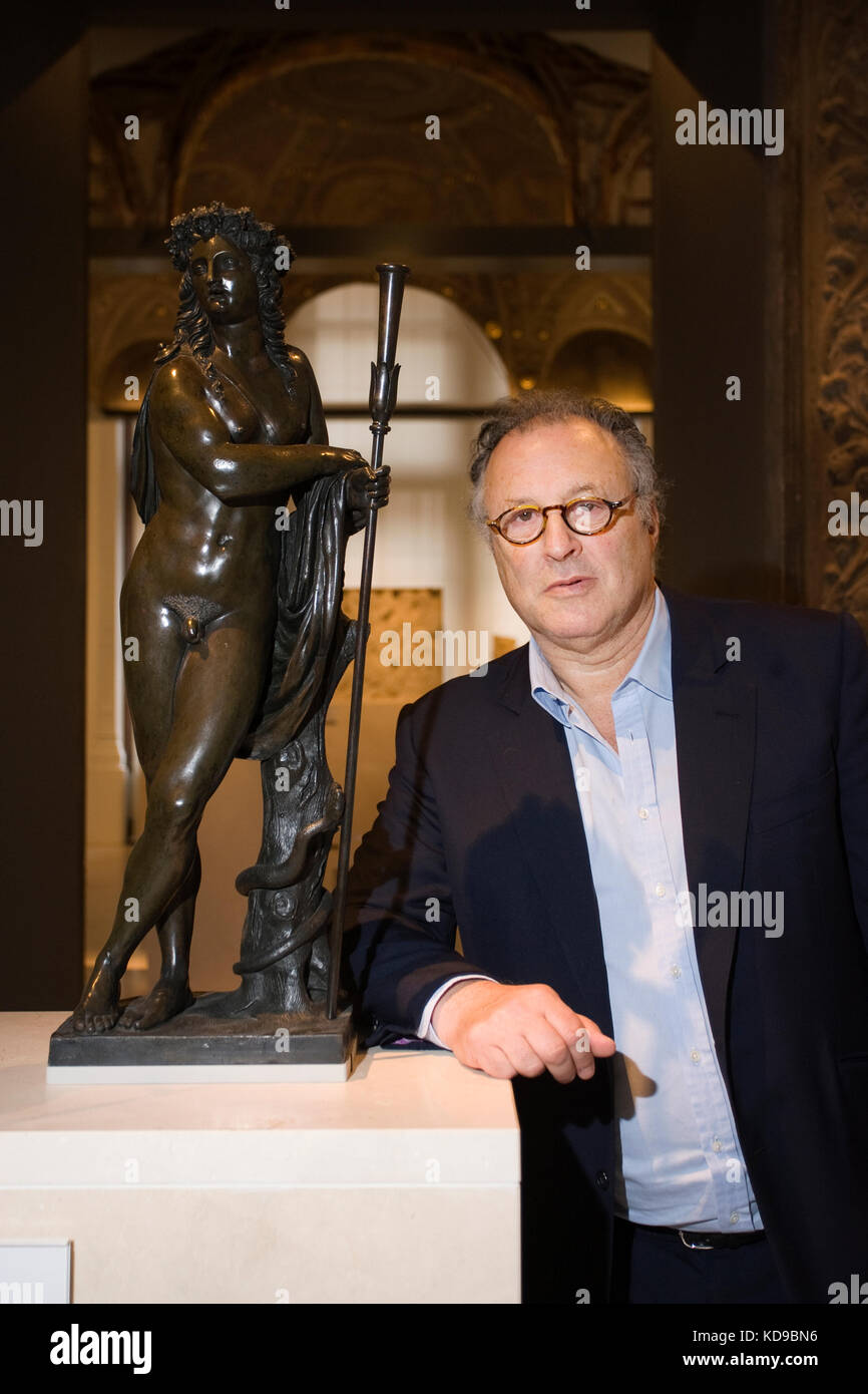 Historian Andrew Graham Dixon and Sculpture dealer Danny Katz looking