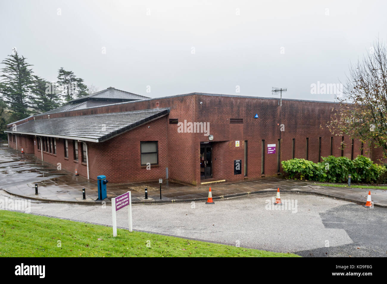 The outside of Bodmin Magistrates' Court Stock Photo
