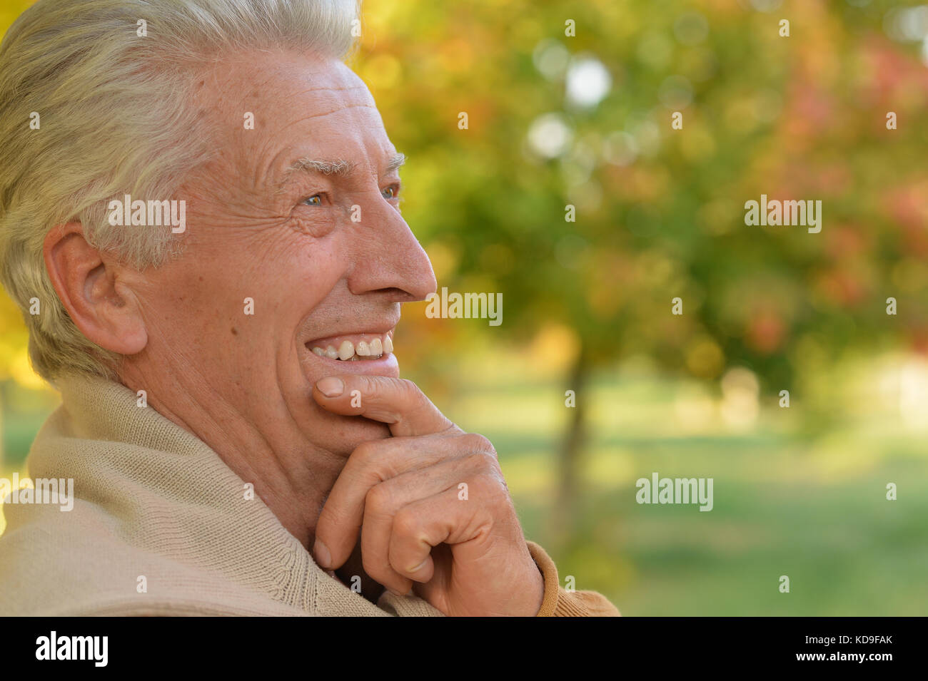elderly man in park Stock Photo - Alamy