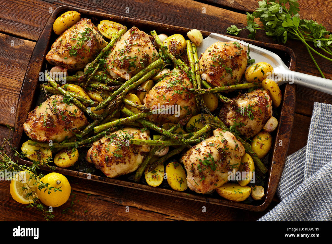 Sheet=pan honey Dijon chicken and asparagus Stock Photo Alamy