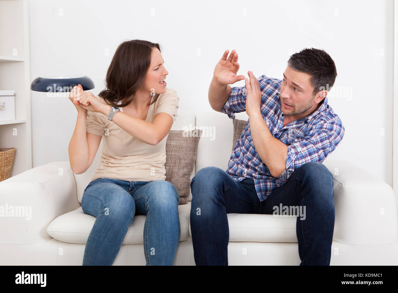 Woman hitting man hires stock photography and images Alamy
