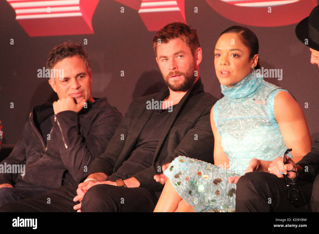 Mark Ruffalo, Chris Hemsworth, Tessa Thompson 10/11/2017 gThor