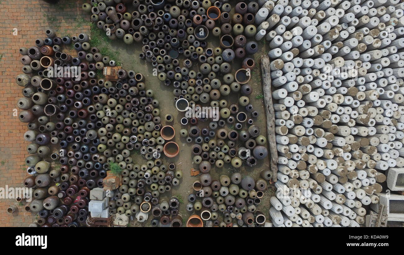 Binzhou, Binzhou, China. 11th Oct, 2017. Binzhou, CHINA-11th October 2017: (EDITORIAL USE ONLY. CHINA OUT).Aerial photography of the antique market in Shuiluopo Town, Binzhou, east China's Shandong Province. Credit: SIPA Asia/ZUMA Wire/Alamy Live News Stock Photo