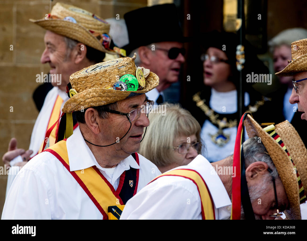 Stratford-upon-Avon, Warwickshire, England, UK. 12th October 2017. members of  Shakespeare Morris and council officials assemble for the opening of the traditional annual mop fair in Stratford-upon-Avon. Mop fairs date back to the time of King Edward III as hiring fairs for labour. Credit: Colin Underhill/Alamy Live News Stock Photo