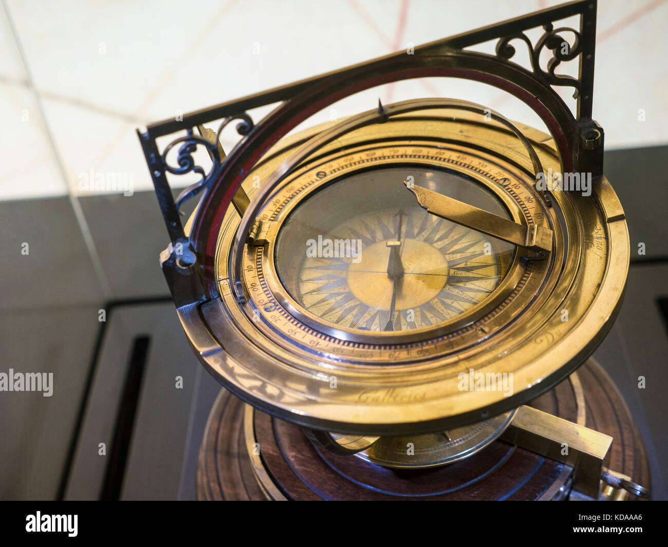 Historic Earth Compass (Boussole Terrestre) made by Guillaume Ferrier in Paris 1640 in leather wood and glass Stock Photo