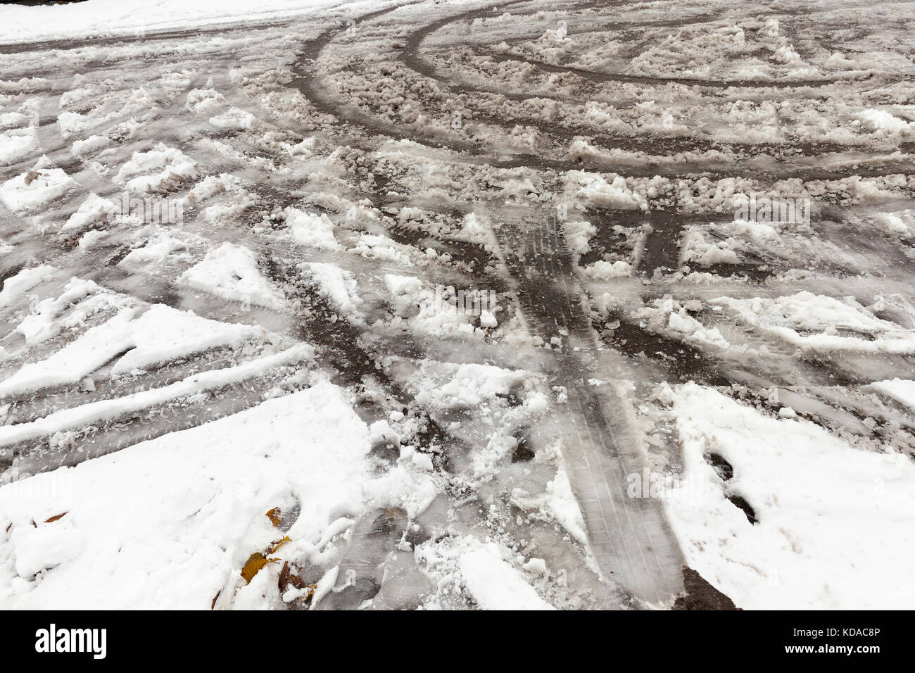 traces of the car on snow Stock Photo - Alamy