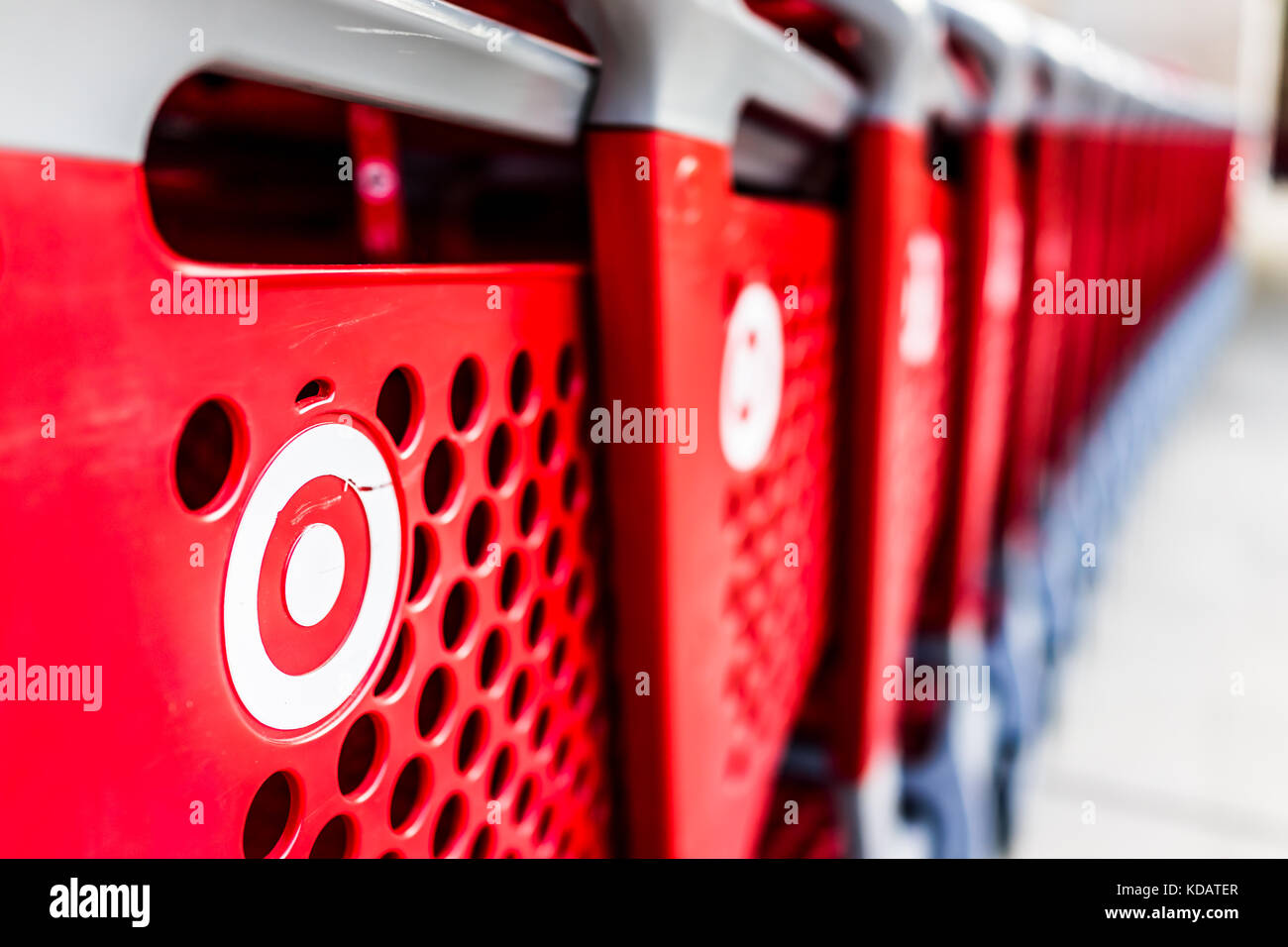 Super target store logo hi-res stock photography and images - Alamy