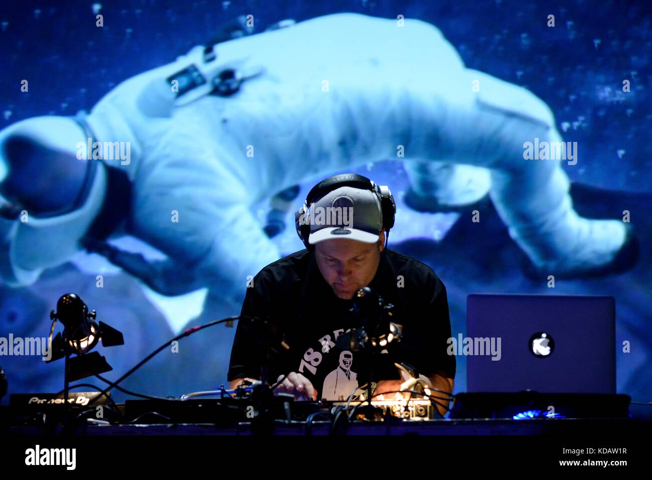 Shadow Singer Concert BARCELONA - JUN 16: DJ Shadow performs in concert at Sonar Festival on ...