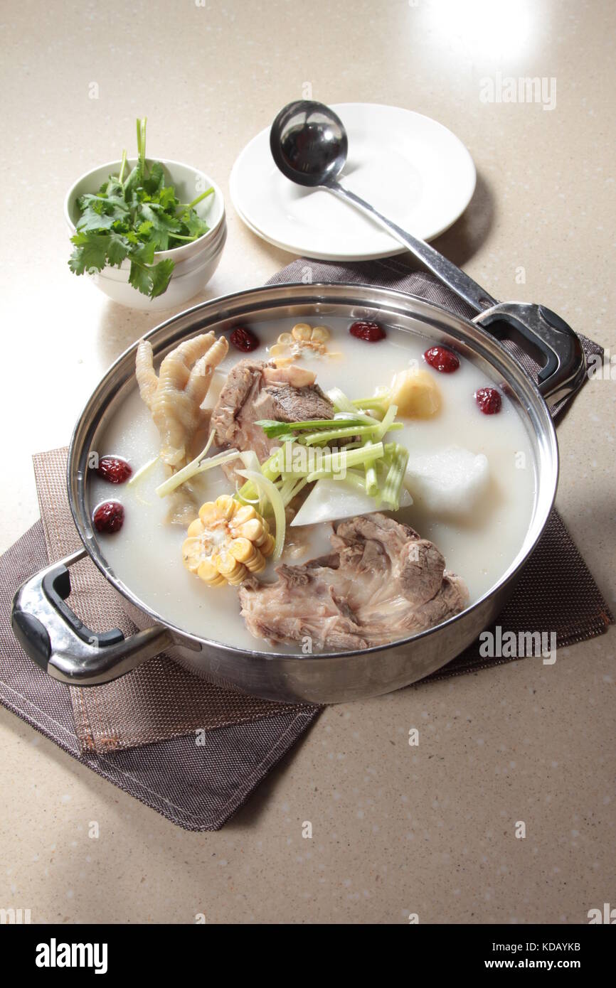 chinese chicken or seafood broth Stock Photo Alamy