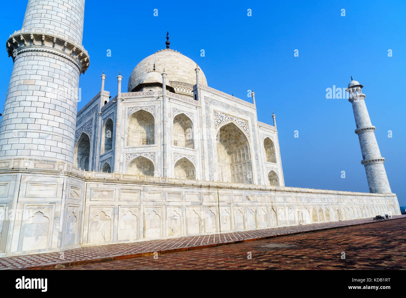 Taj mahal side view hi-res stock photography and images - Alamy