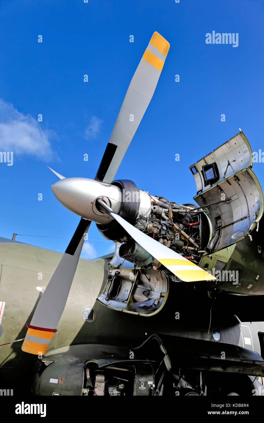 Turboprop engine hi-res stock photography and images - Alamy