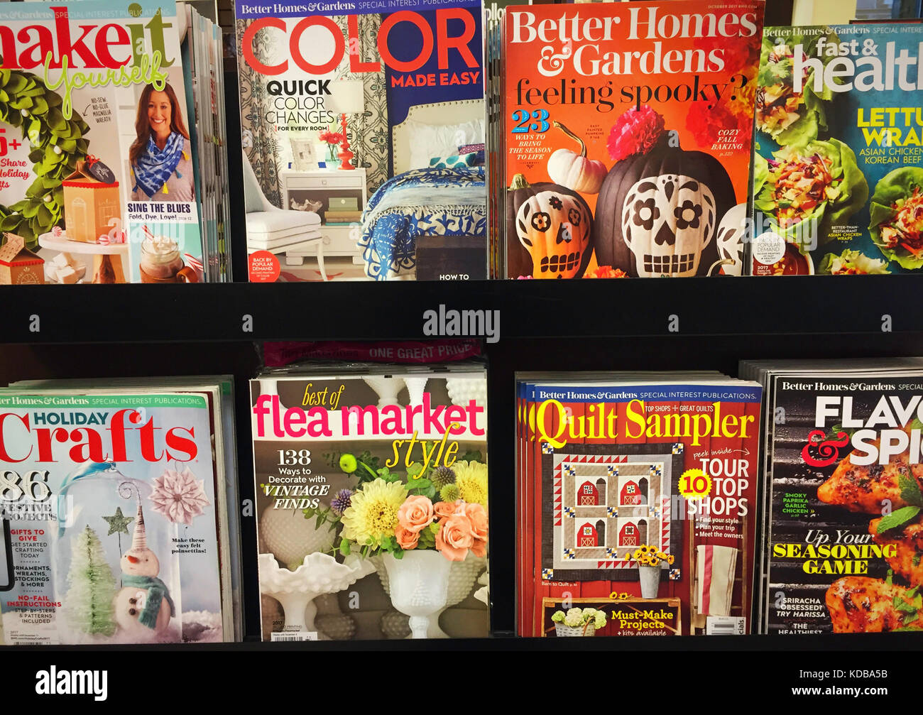 Magazine Stand Featuring Magazine Cover (Covers Stock Photo Alamy