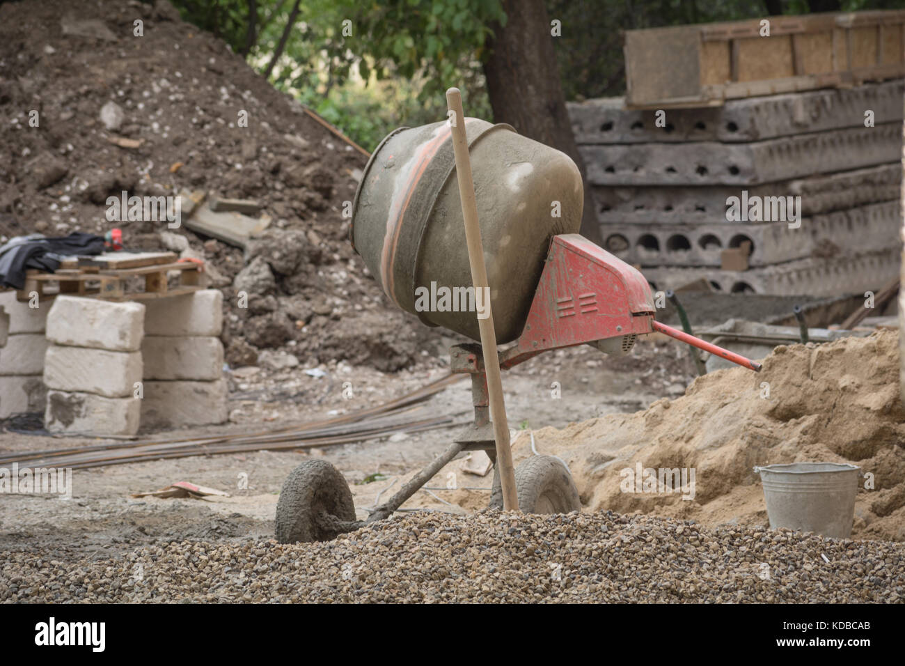 Concrete mixer old hires stock photography and images Alamy