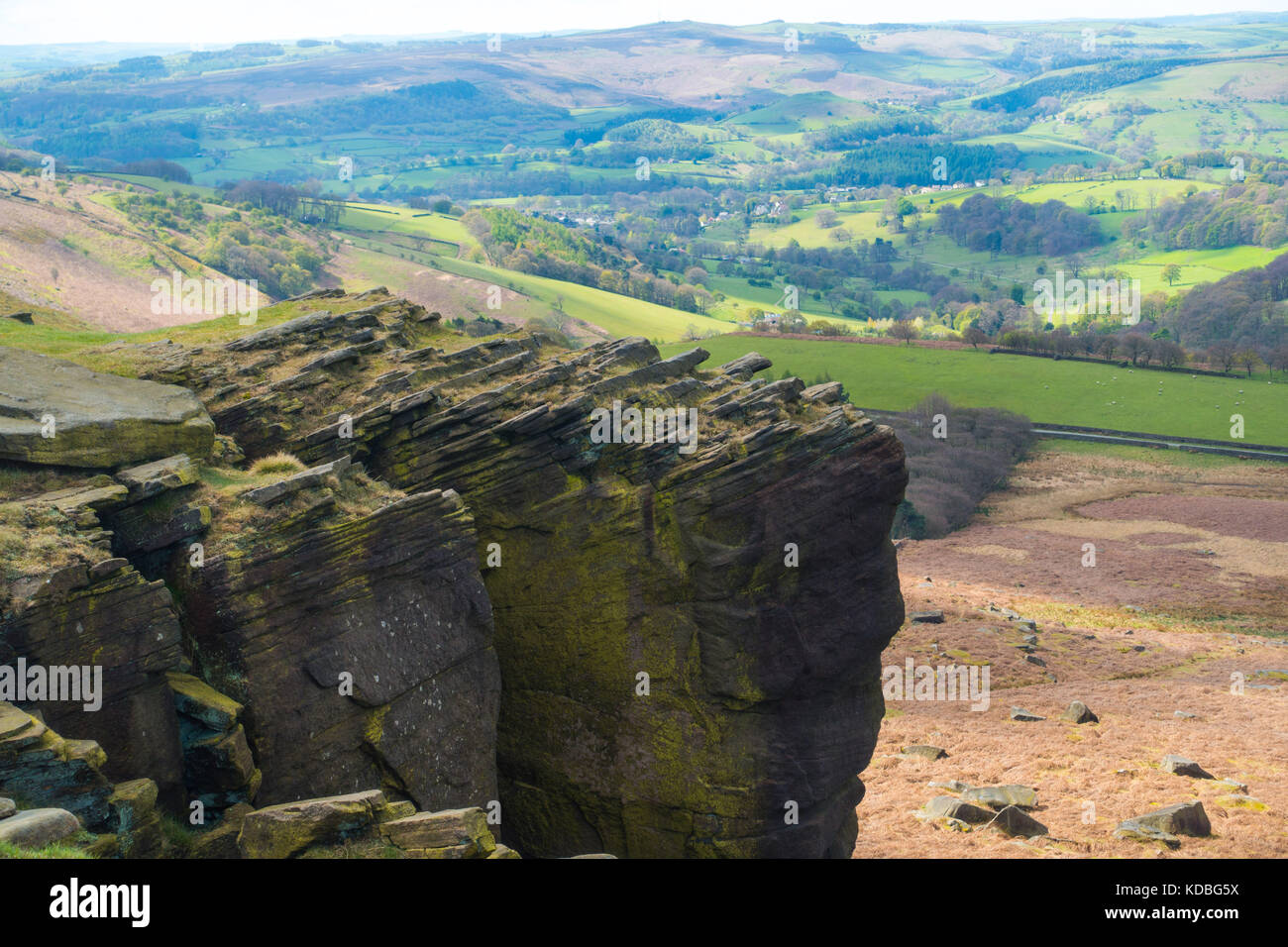 Stanage Edge, Derbyshire, Peak District, England. Gritstone escarpment popular with climbers and walkers Stock Photo