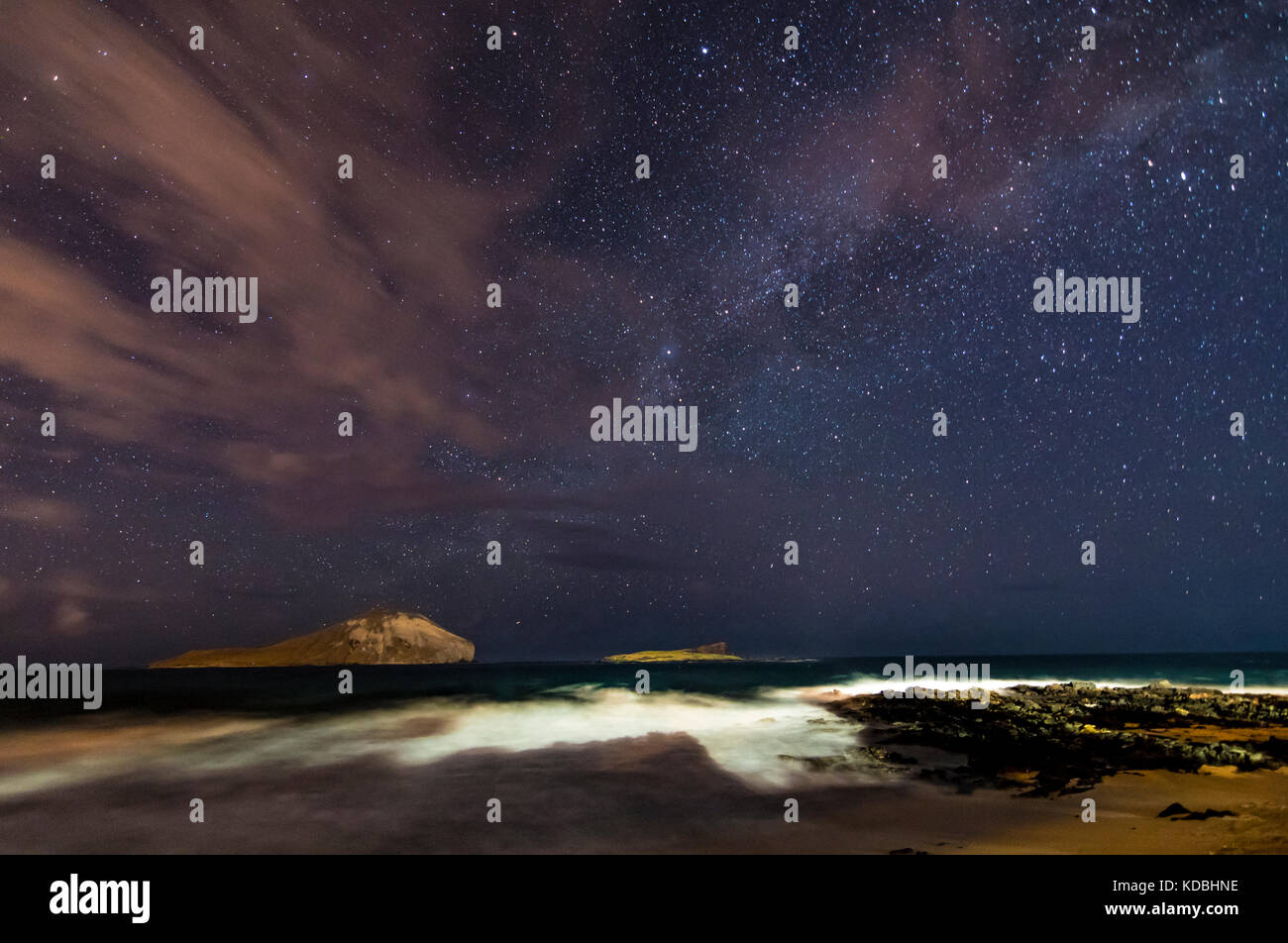 Views of the summer Milky Way from the island of Oahu, Hawaii Stock ...