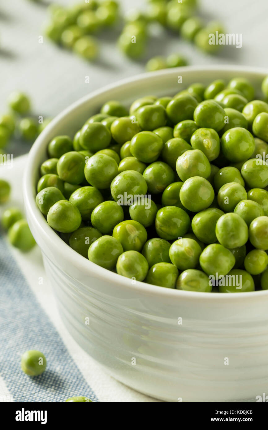 English peas or green peas hires stock photography and images Alamy