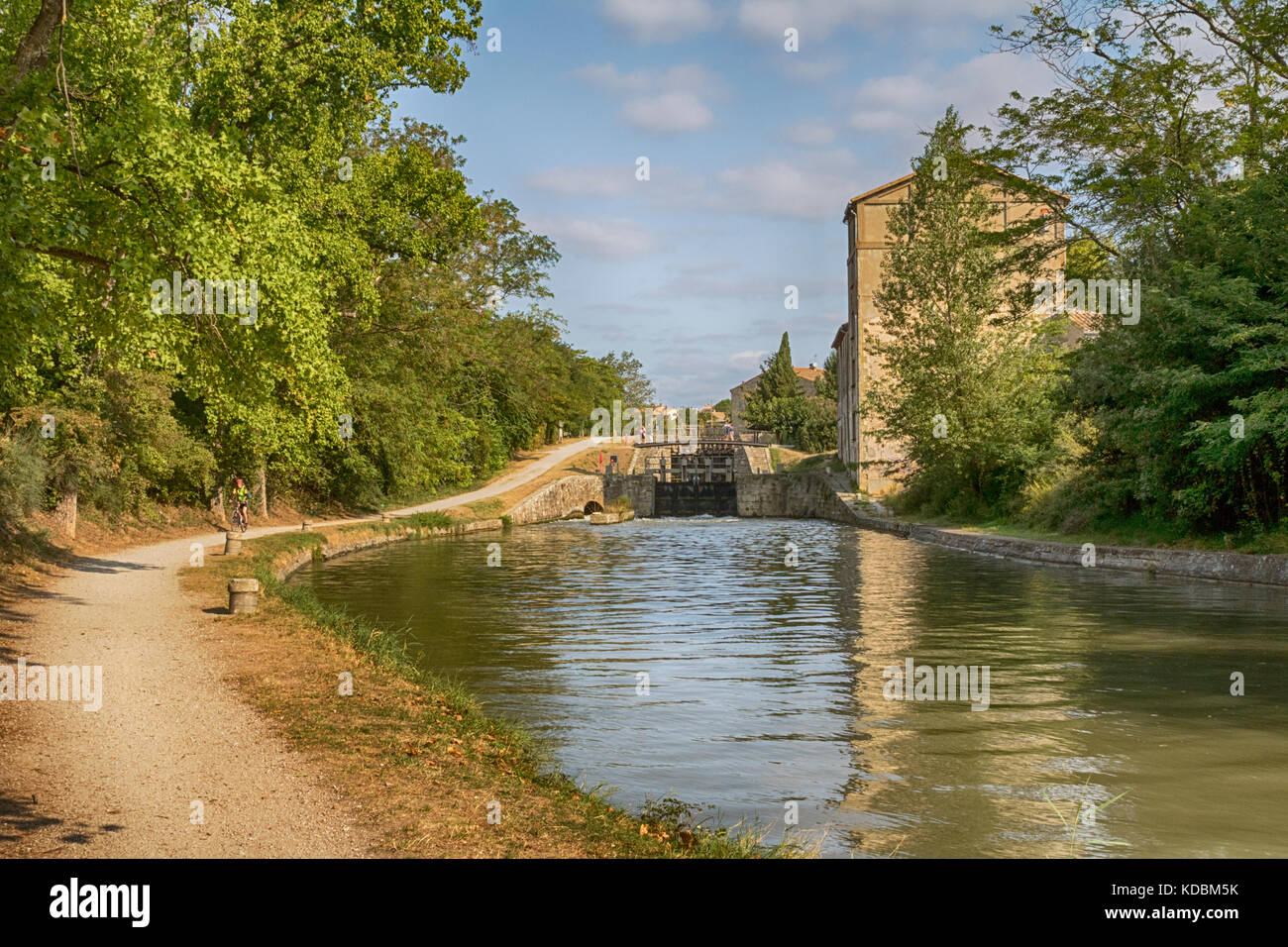 Southern approach to the Triple lock on the Canal du Midi at Trebes, South of Carcassonne, Languedoc, France Stock Photo