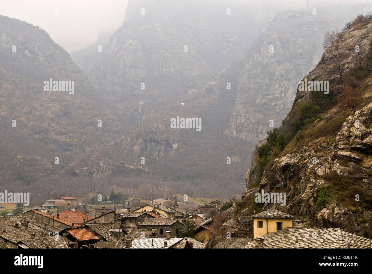 Village Of Donnas Hi res Stock Photography And Images Alamy