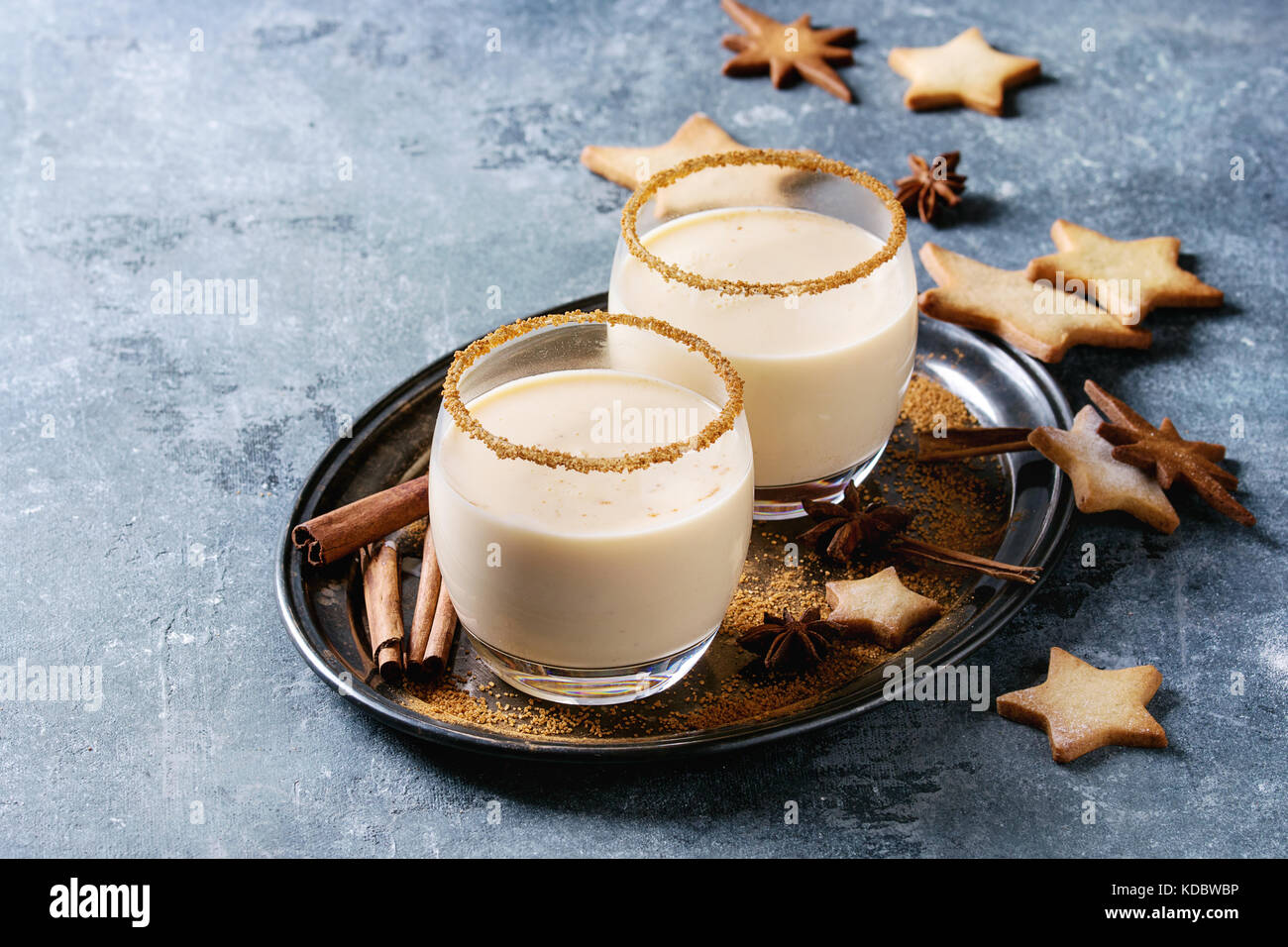 Eggnog Christmas cocktail Stock Photo Alamy
