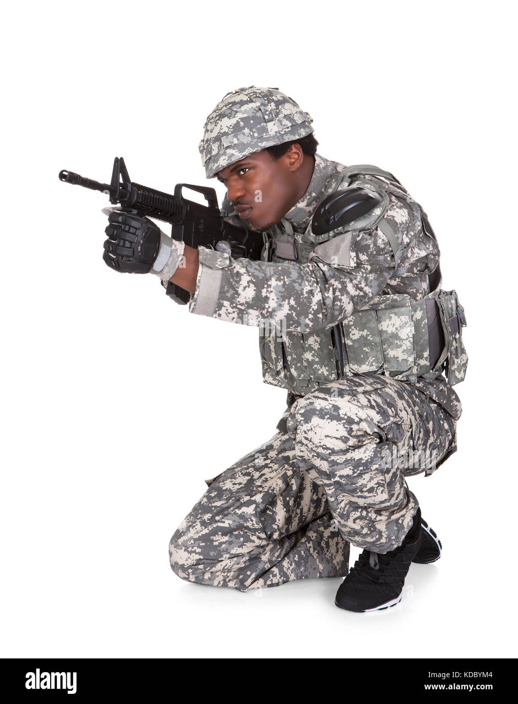 Soldier aiming his gun hi-res stock photography and images - Alamy