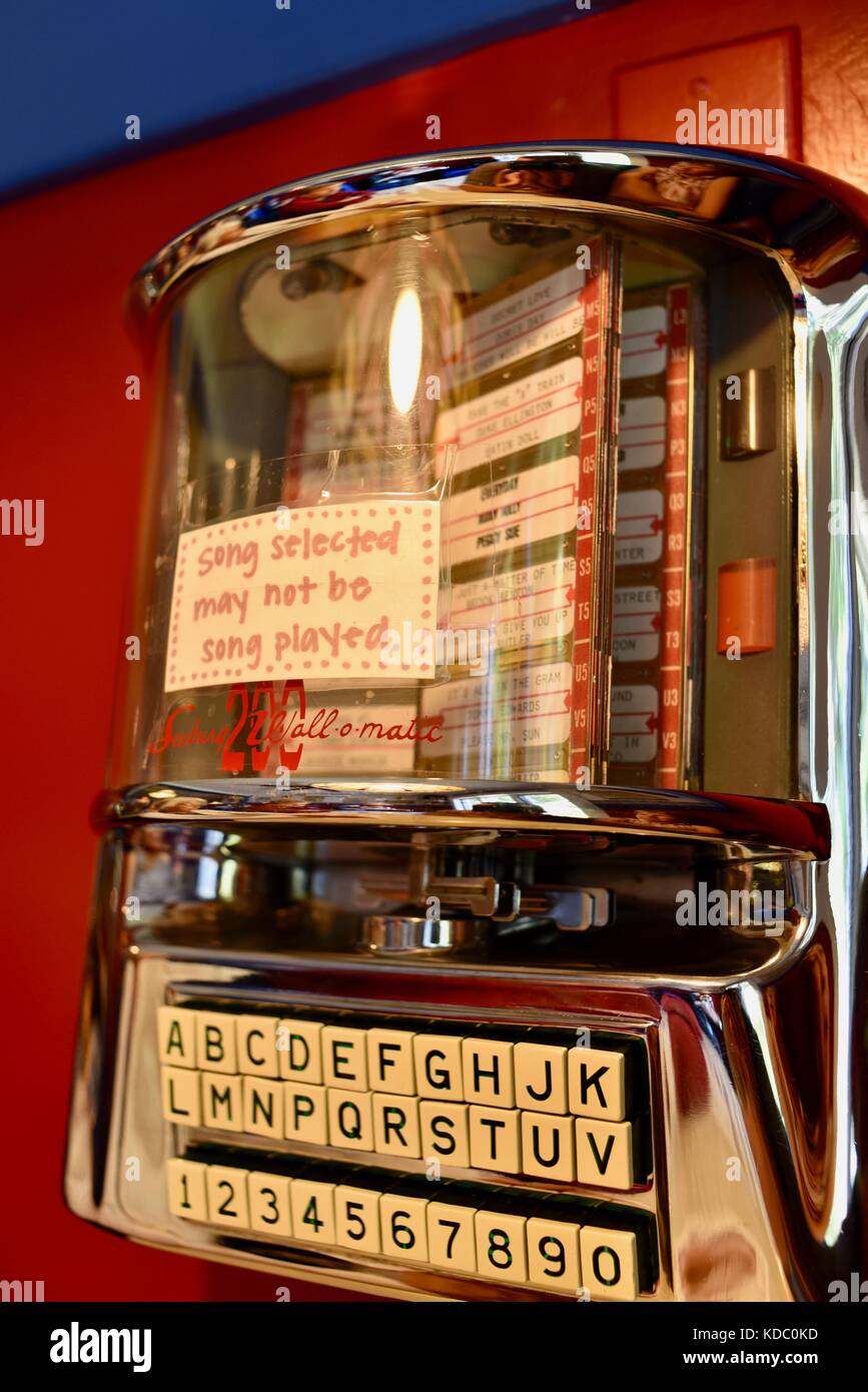 Old fashioned jukebox hi-res stock photography and images