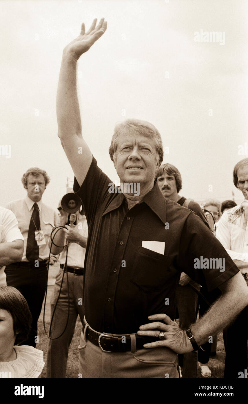 Jimmy Carter waves goodbye to Ohio Senator and former NASA astronaut John Glenn at the Plains, Georgia airport after interviewing him as a possible vi Stock Photo