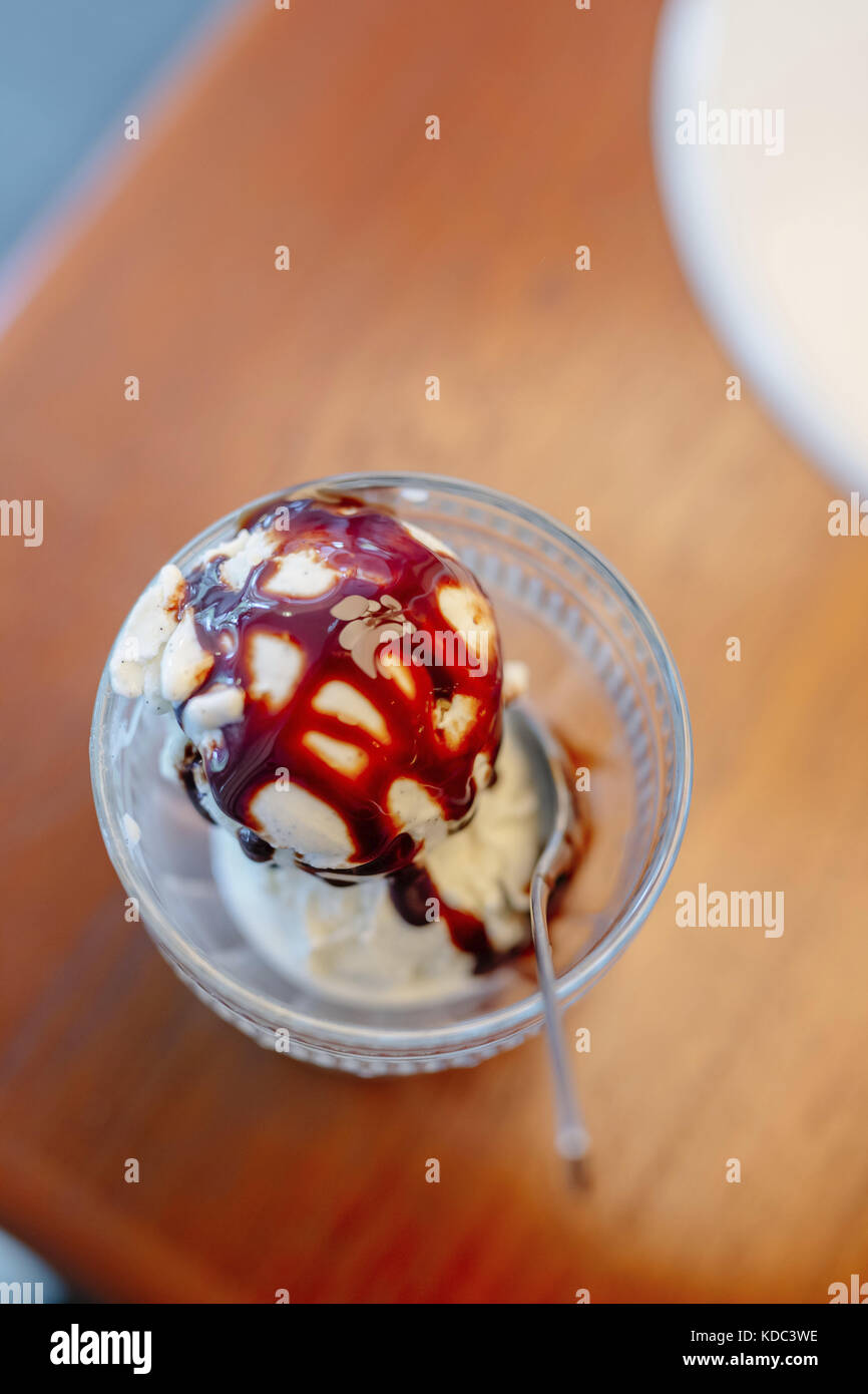 chocolate sauce ice cream Stock Photo Alamy