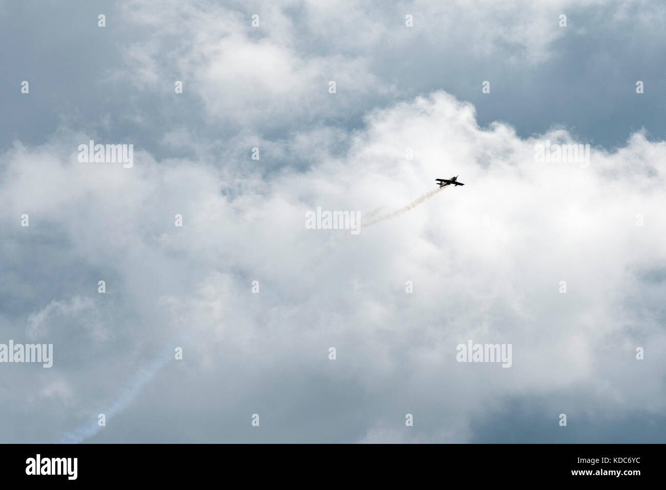 Acrobatic flight show hi-res stock photography and images - Alamy