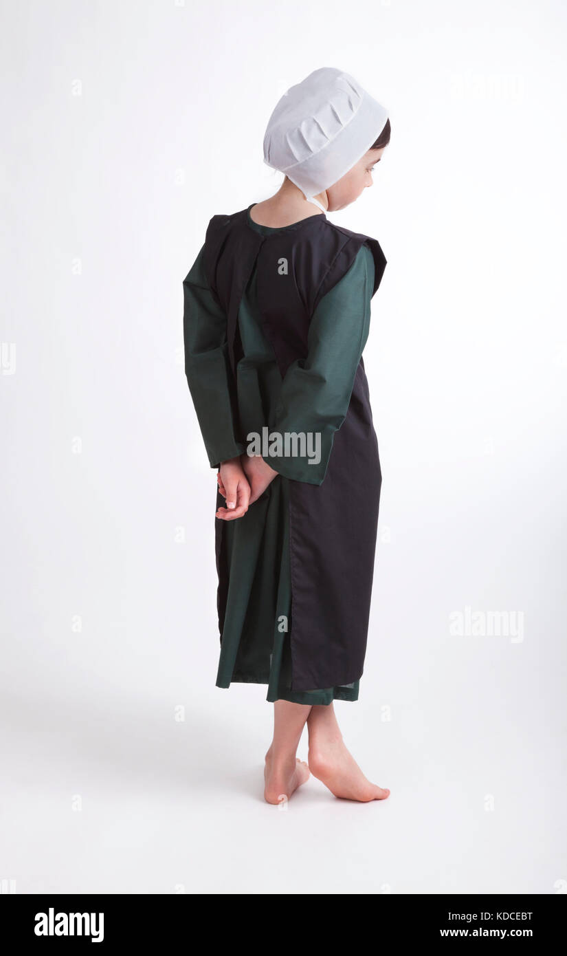 Amish dress hi res stock photography and images Alamy