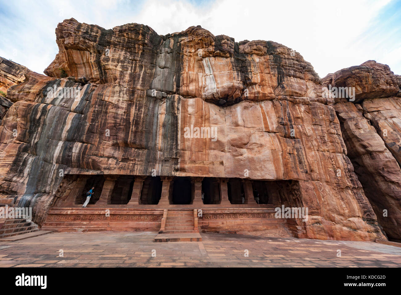 Shiva statue inside cave temples hi-res stock photography and images ...