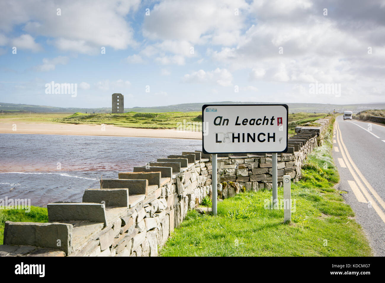 Singpost for Lahinch on road from Liscannor past Dough Castle and the Inagh river estuary along the Wild Atlantic Way in county Clare, Ireland Stock Photo