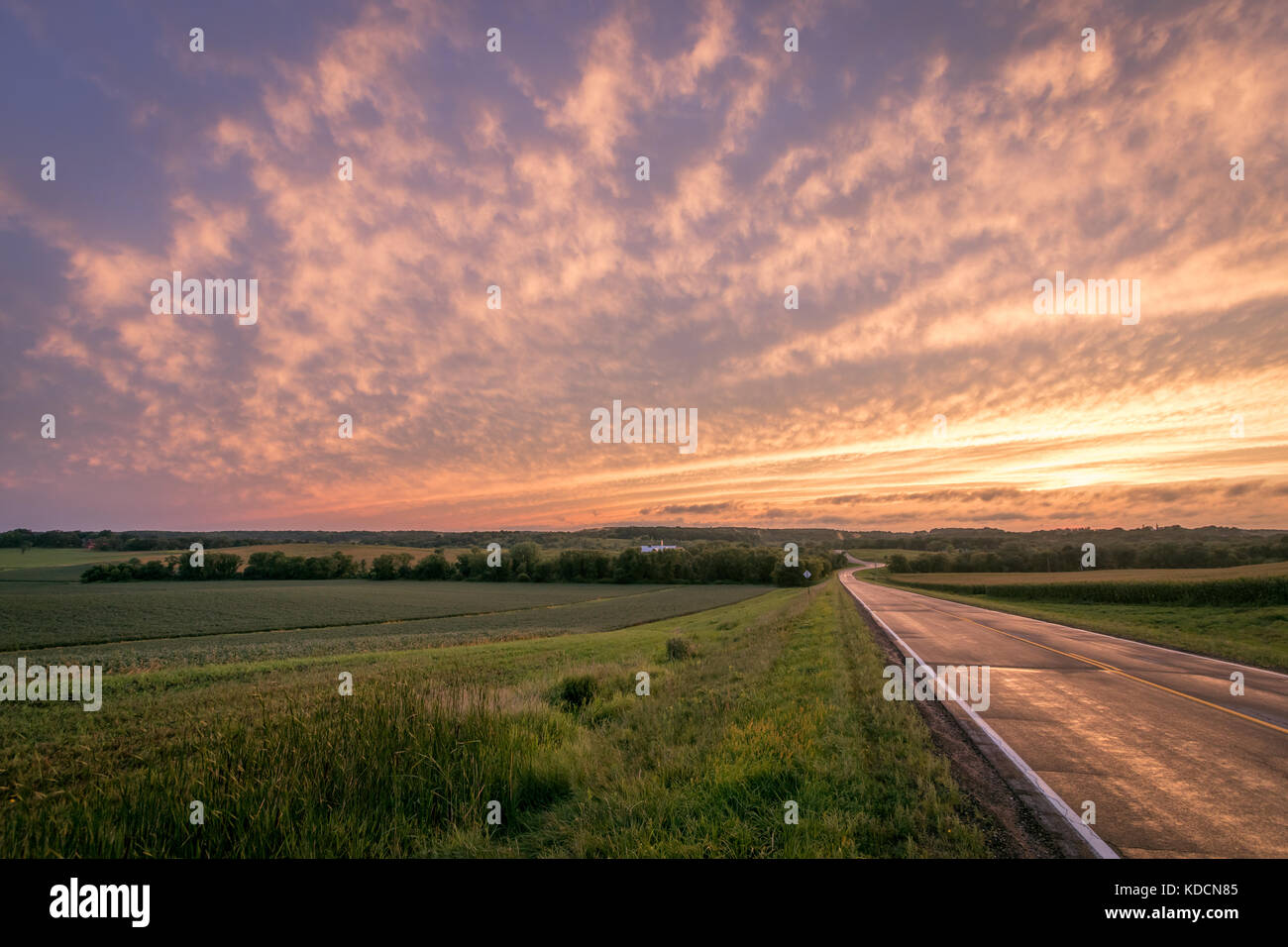 Rural minnesota highway hi-res stock photography and images - Alamy