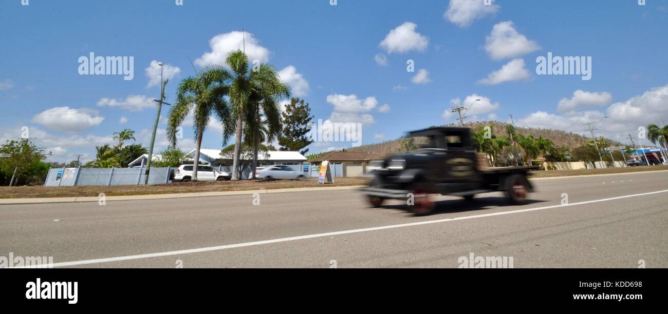 Street scene, Bayswater Road with Mount Louisa in the background