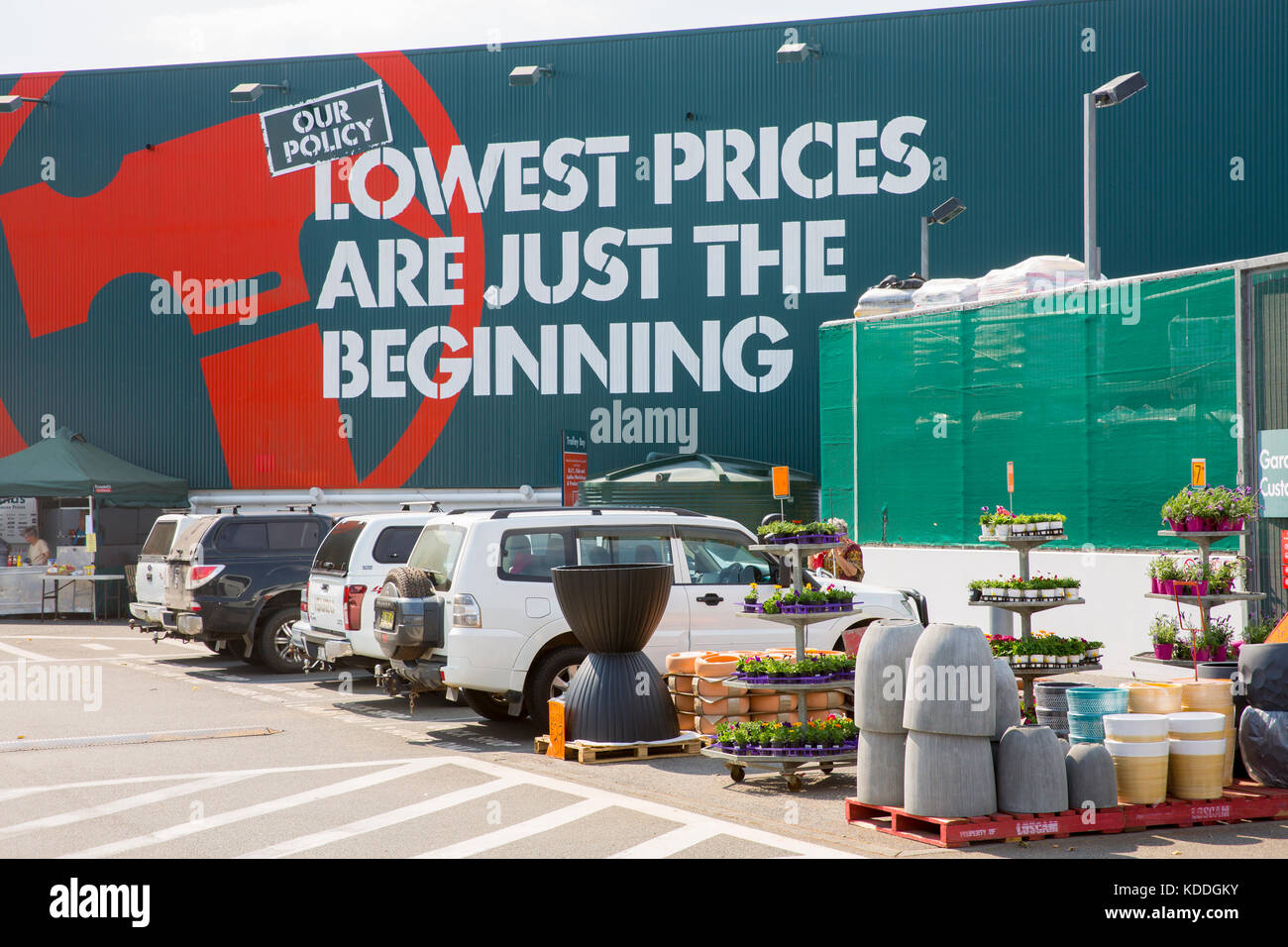 Bunnings Warehouse High Resolution Stock Photography and Images Alamy