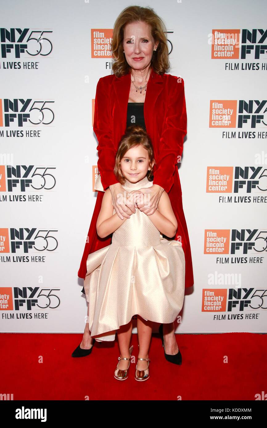 New York, NY, USA. 12th Oct, 2017. Sally Jo Effenson, Guest at arrivals for MUDBOUND Premiere at the 55th Annual New York Film Festival (NYFF), Alice Tully Hall at Lincoln Center, New York, NY October 12, 2017. Credit: Jason Mendez/Everett Collection/Alamy Live News Stock Photo