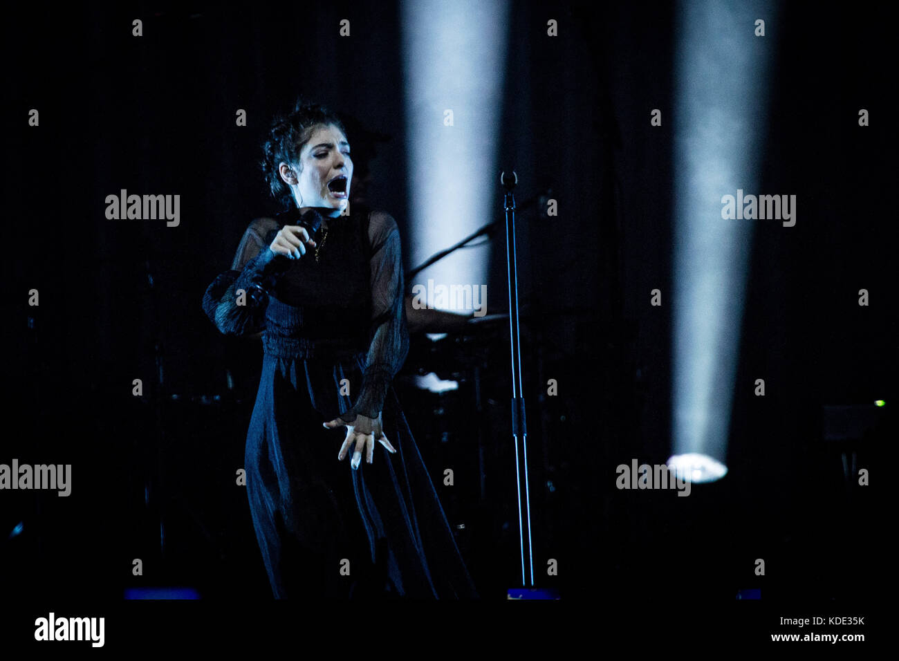 Milan, Italy 12th october 2017 Lorde performs live at Fabrique © Roberto Finizio / Alamy Live News Stock Photo