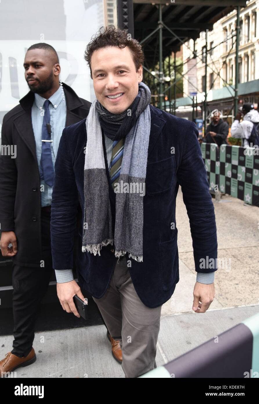 New York, NY, USA. 13th Oct, 2017. Rocco DiSpirito seen, at AOL BUILD to promote his new cookbook ROCCO'S HEALTHY   DELICIOUS out and about for Celebrity Candids - FRI, New York, NY October 13, 2017. Credit: Derek Storm/Everett Collection/Alamy Live News Stock Photo