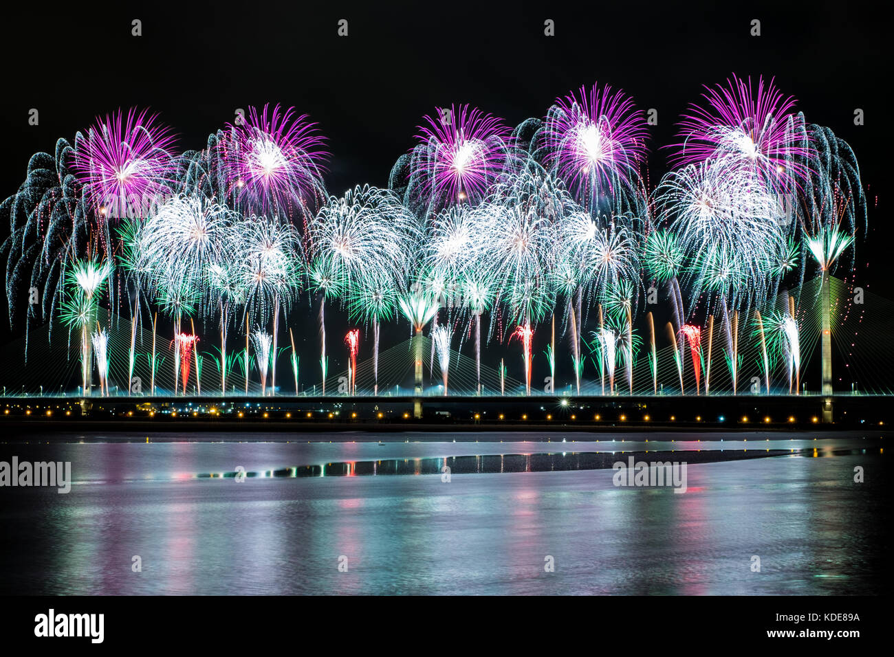 Widnes, UK. 13th October, 2017. Fireworks have launched the new Mersey Gateway bridge on Friday, October 13, 2017, which connects Widnes and Runcorn in the north west of England. The bridge is a toll road which has been built as a way to ease congestion on the nearby Silver Jubilee Bridge, at a cost of £600 million. The Silver Jubilee Bridge will close as soon as the new bridge opens for improvement work. Credit: Christopher Middleton/Alamy Live News Stock Photo