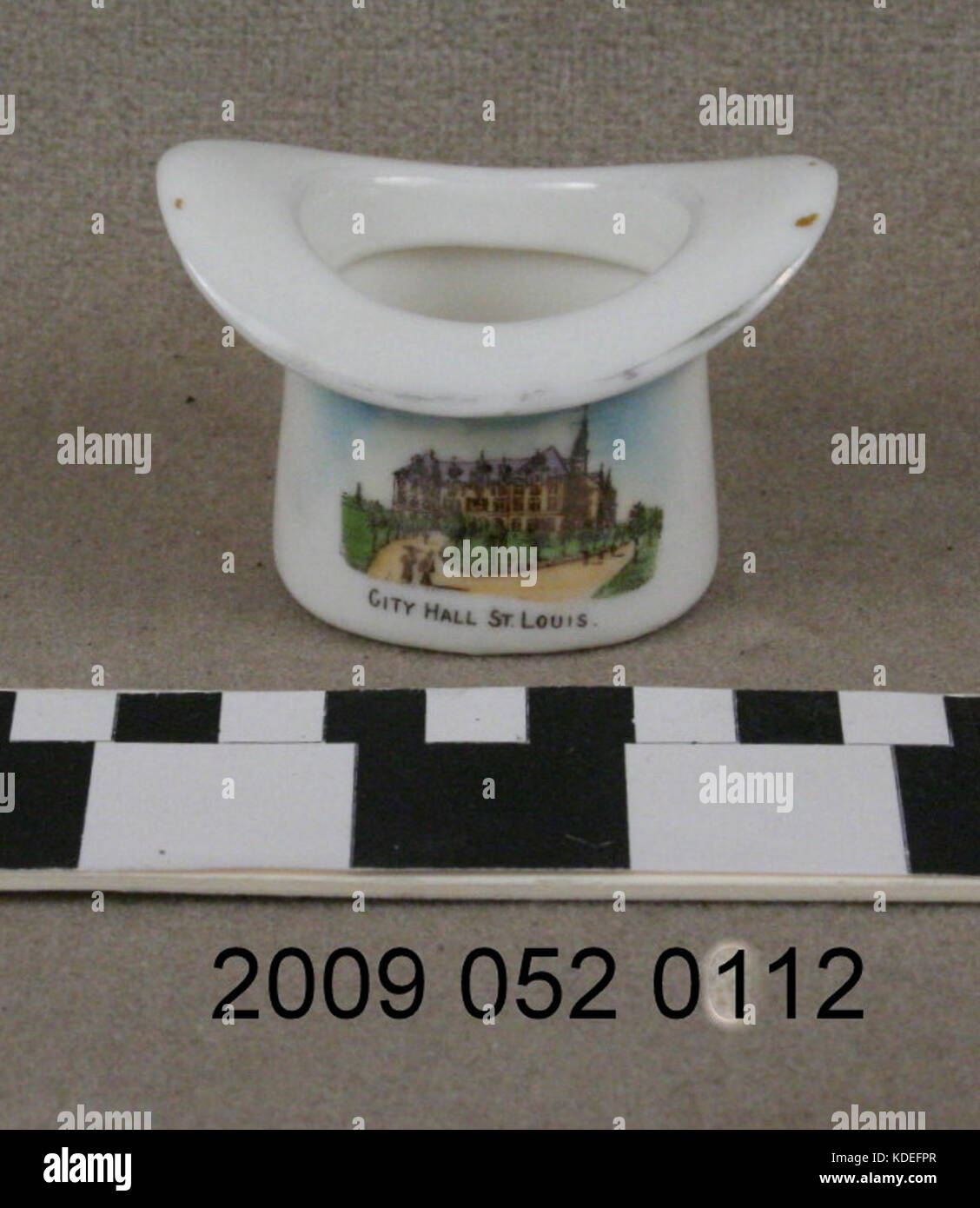 Small Ceramic Top Hat With Color Transfer Image of City Hall in St