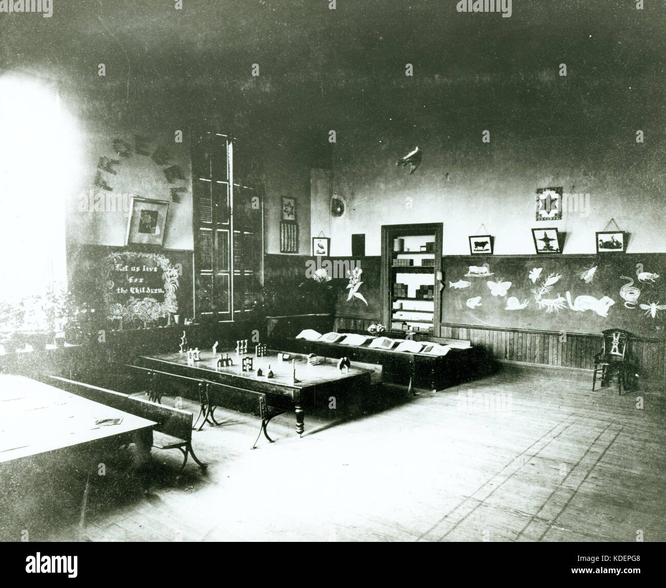 Kindergarten classroom interior at Des Peres School on 6307 Michigan