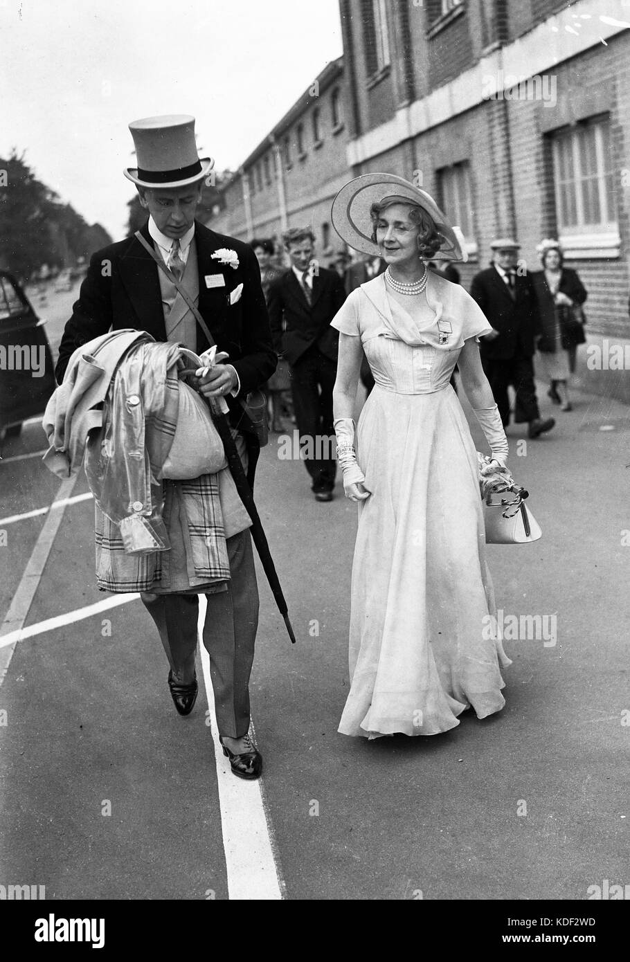 Lady Anne Dalrymple-Champneys arriving at Royal Ascot races 1946 Stock ...