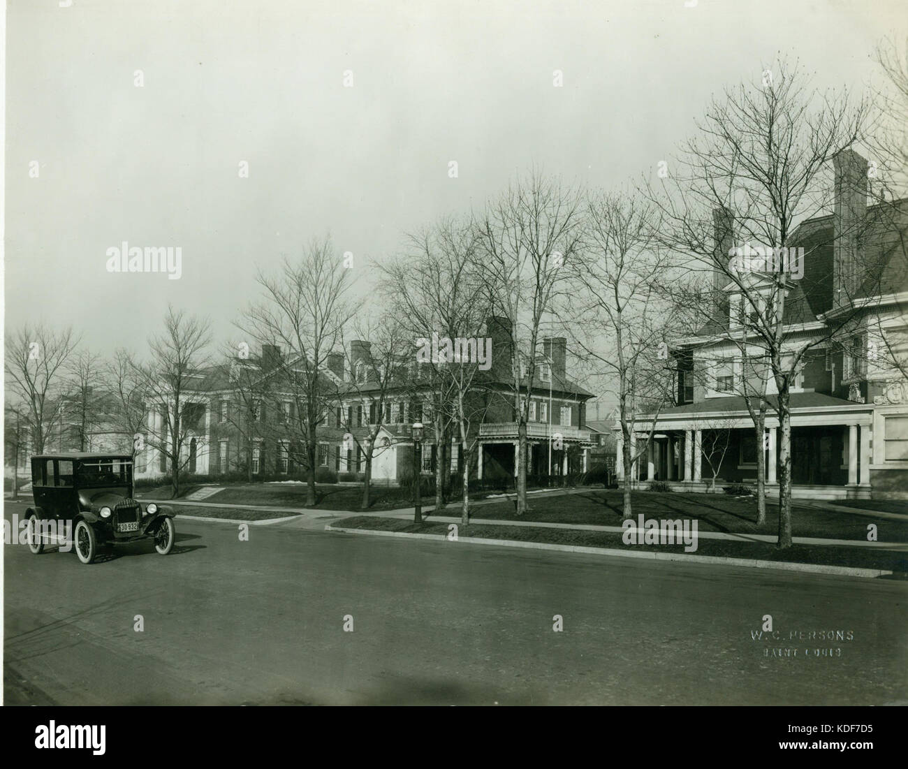 Lindell Boulevard Looking West From Kingshighway Boulevard Stock Photo