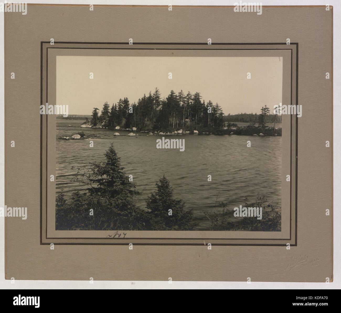 Scene on Aylesford Lakes, No 7 (HS85 10 24825 Stock Photo Alamy