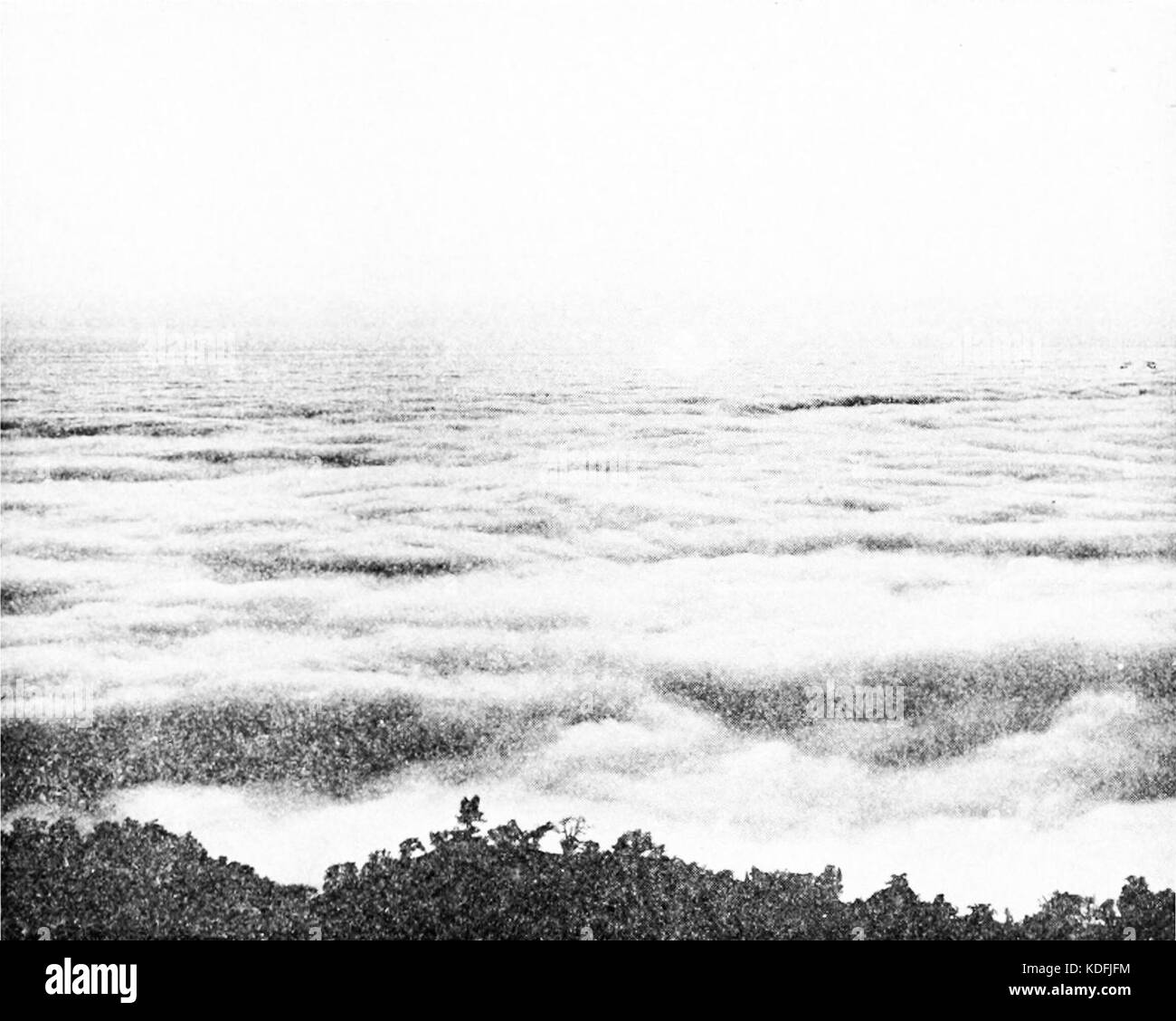 PSM V86 D217 Fog in the valleys surrounding mount hamilton Stock Photo