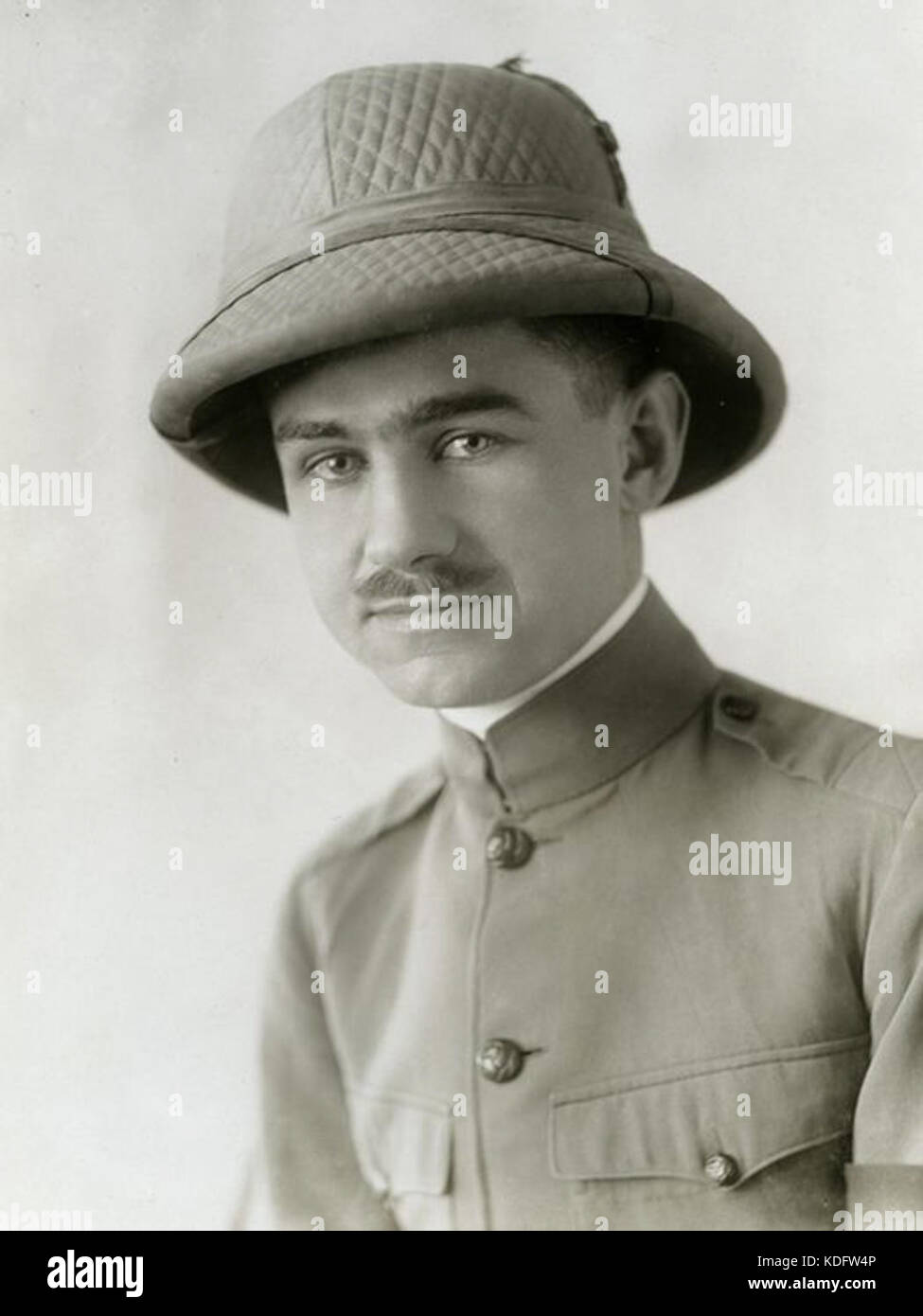 Lowell Thomas in Arabia, 1918 Stock Photo - Alamy