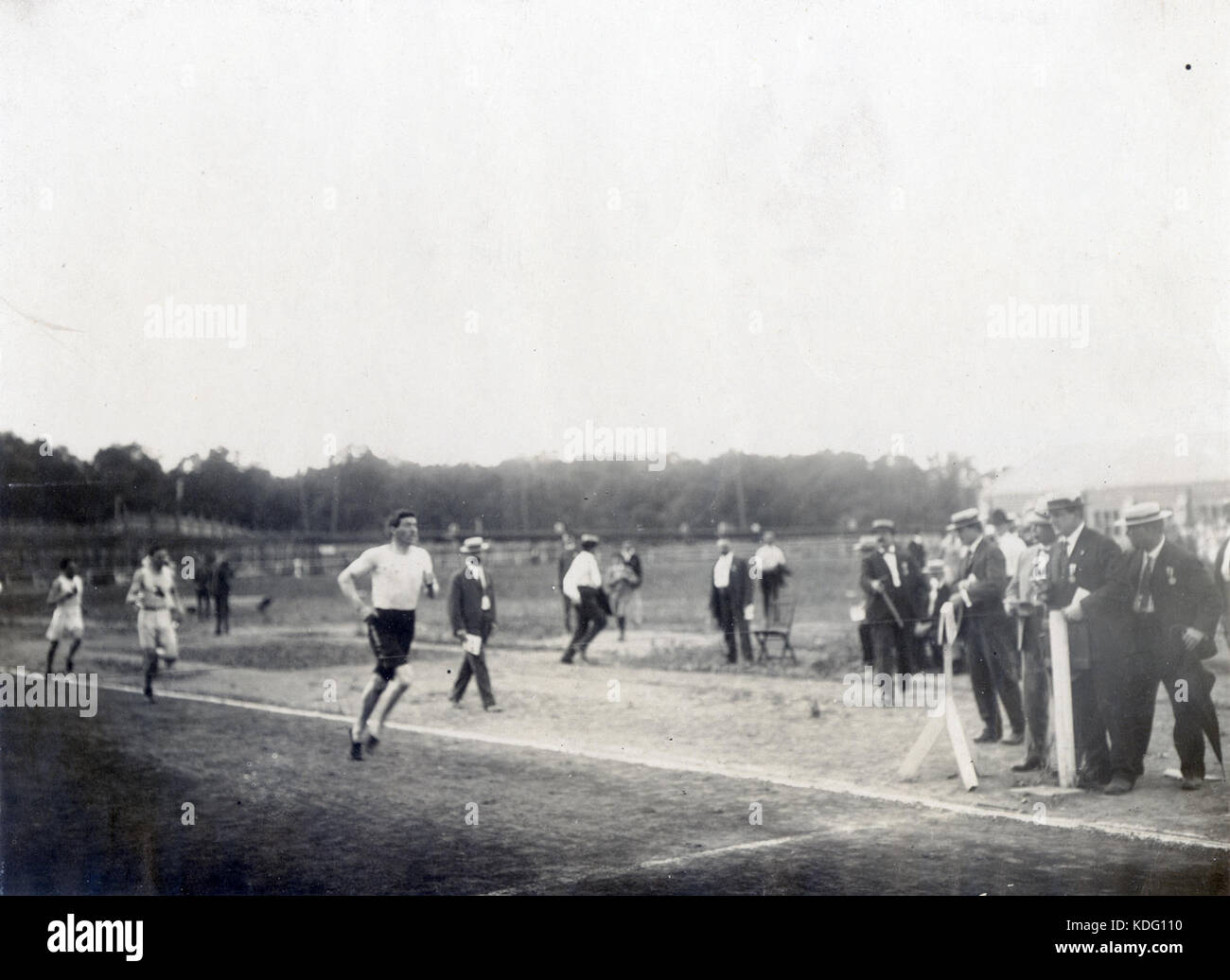 John J. Daly of Ireland winning the one mile handicap race at the 1904 Olympics Stock Photo