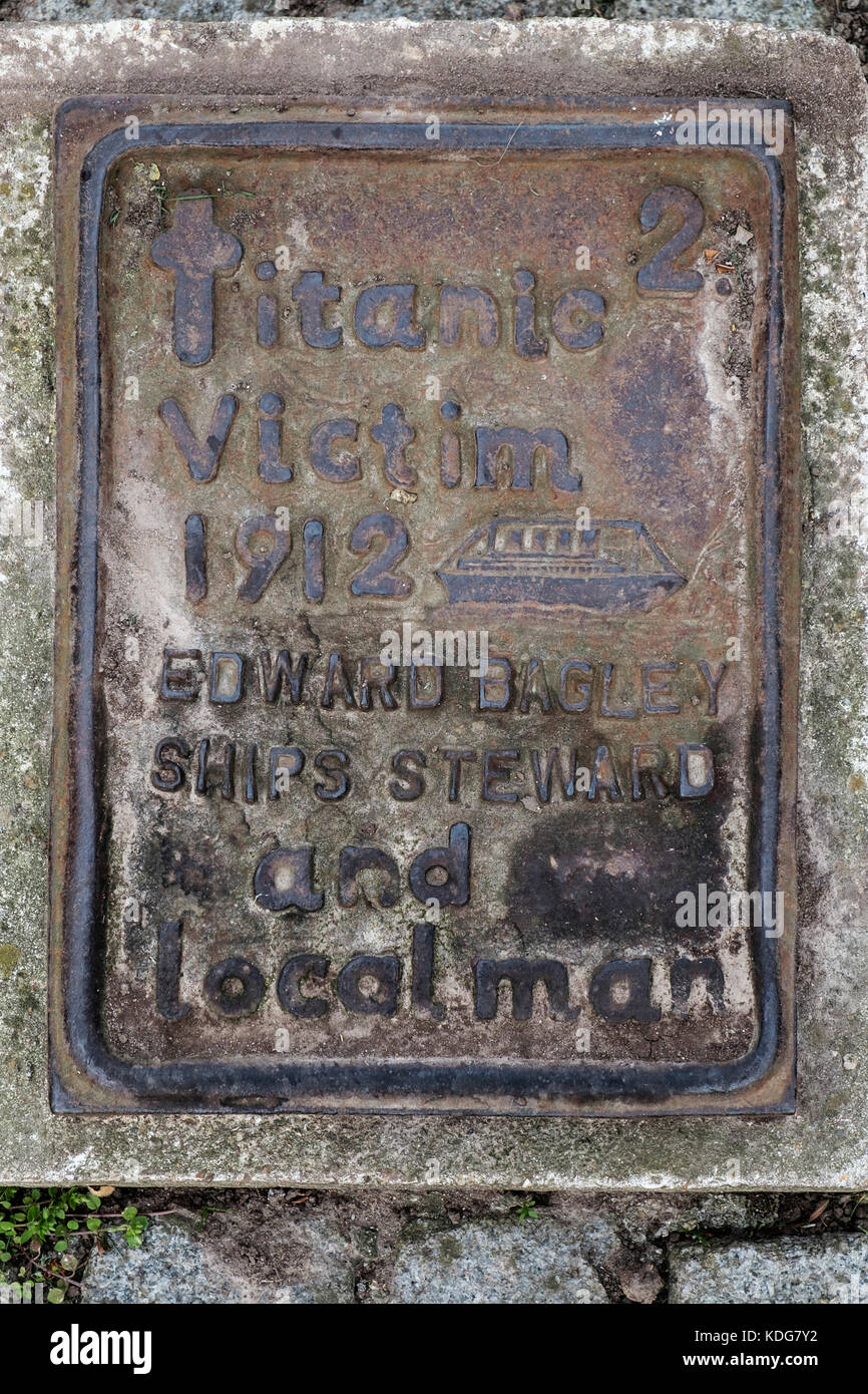 Memorial to a victim of the 1912 Titanic ship disaster in Central Park East Ham London E6 Stock Photo