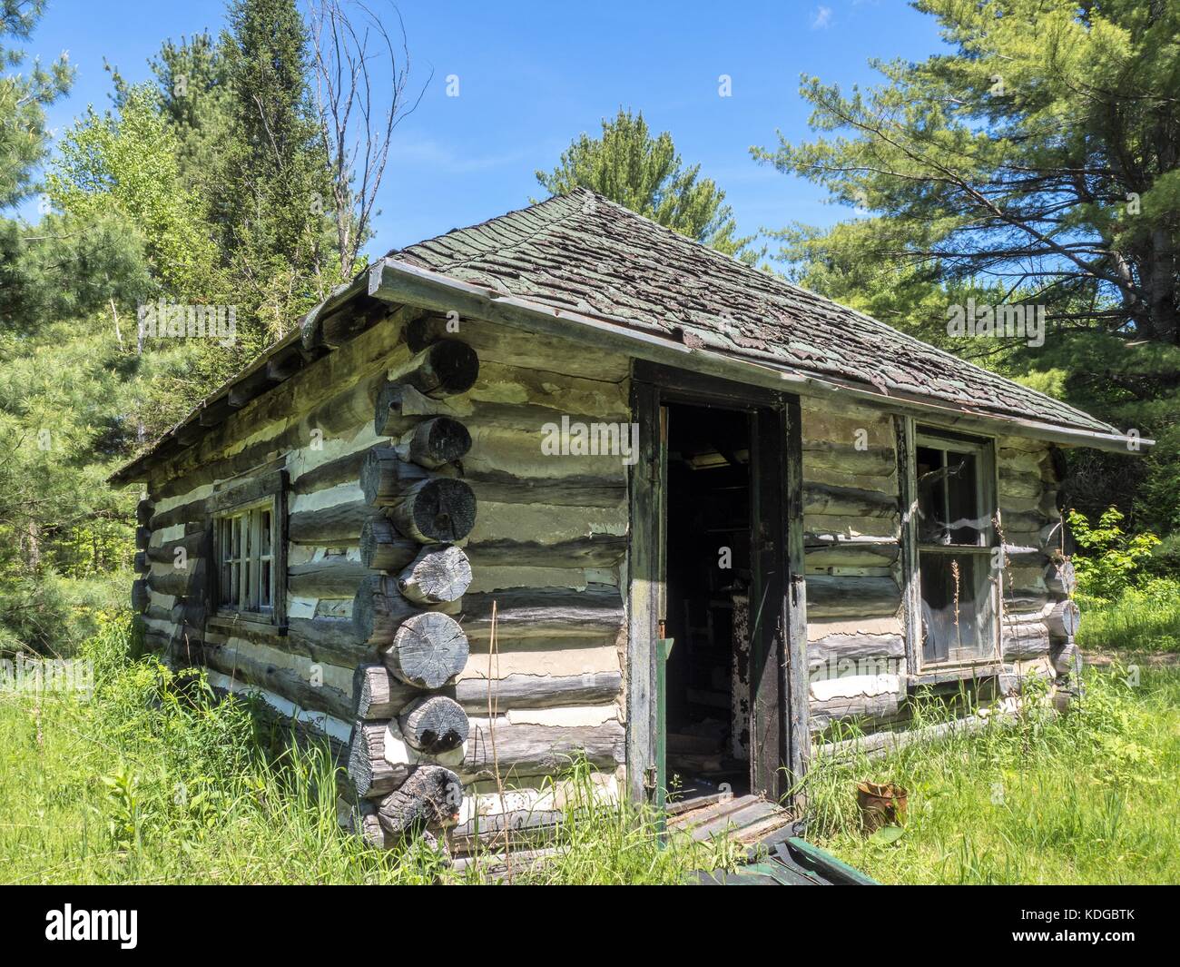 Abandoned Log Cabin Stock Photos Abandoned Log Cabin Stock